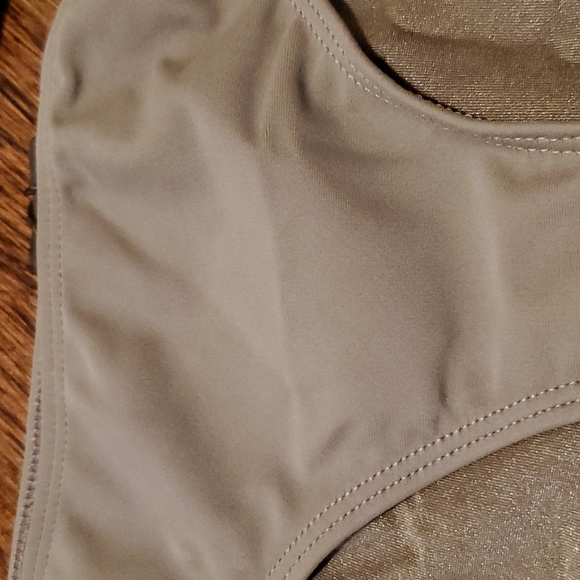 🎉Host Pick🎉 Louis Vuitton Buckle Bikini - Size 36 (US 4 or S) NWT - Picture 11 of 15